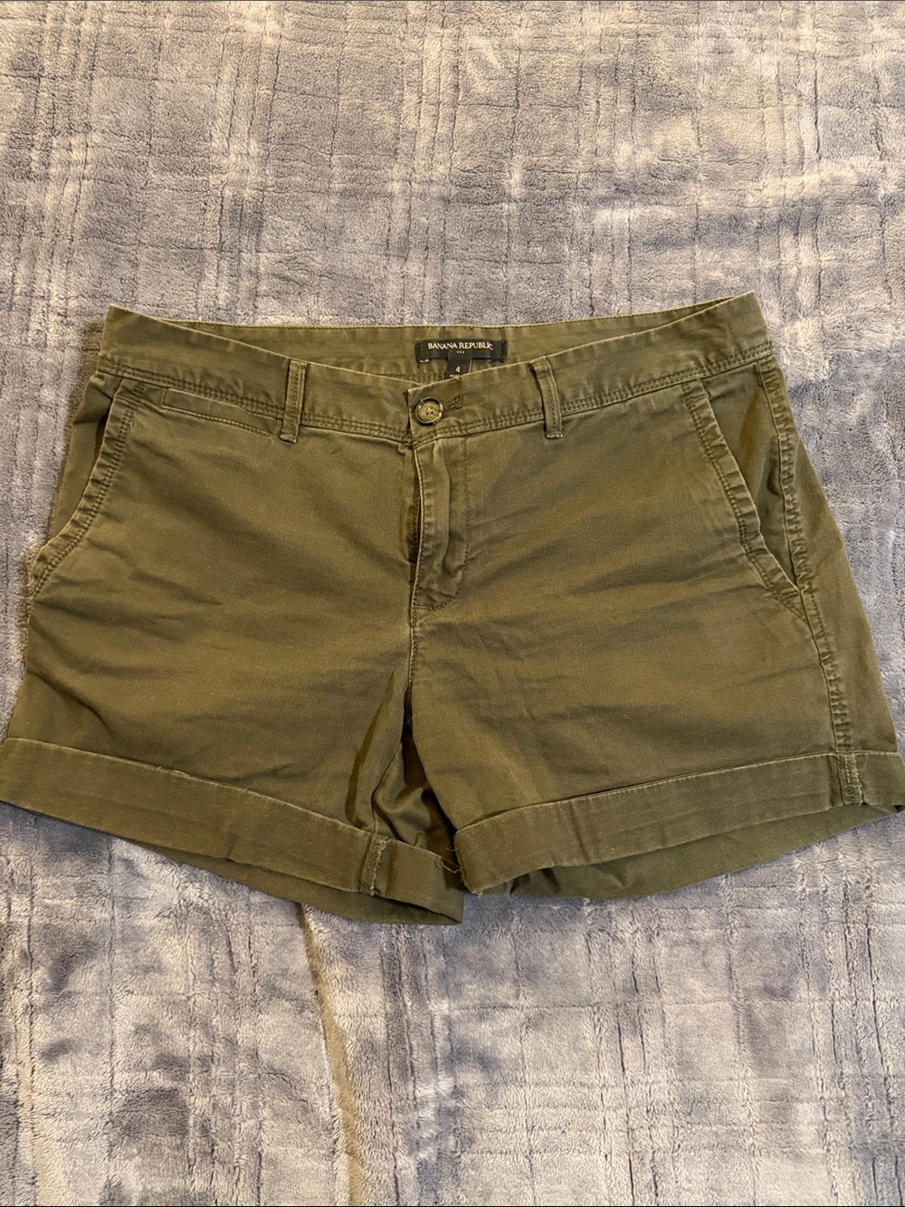Banana Republic Olive Roll-Cuff Cotton Shorts